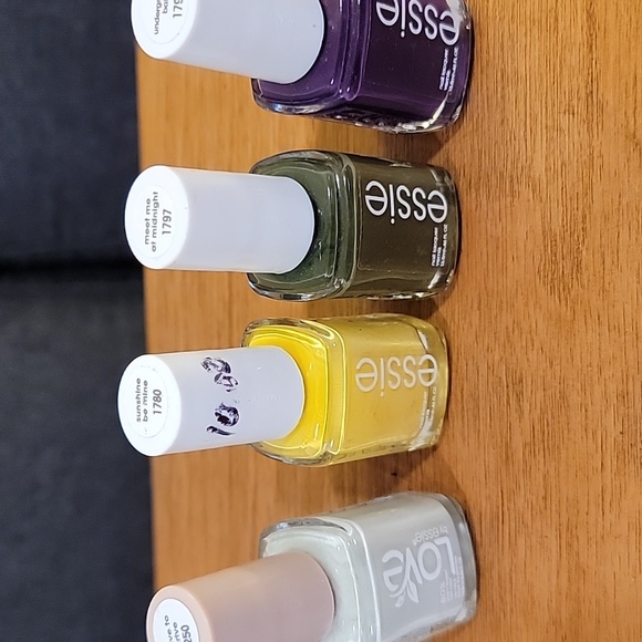 Essie Nail Polish Bundle of 4 New - Picture 3 of 4